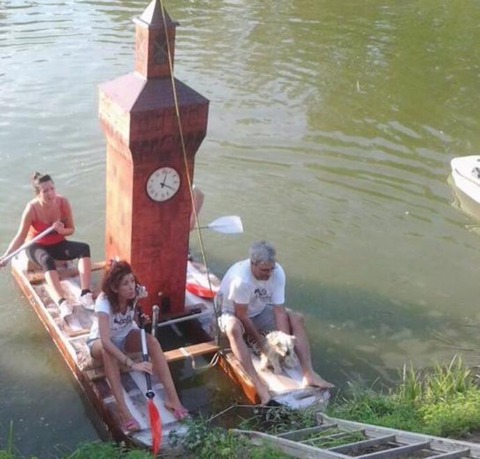 Le zattere si sfidano nel canale Diversivo