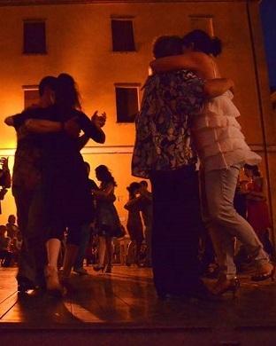 Il grande tango scende in pista Spazio anche per i primi passi