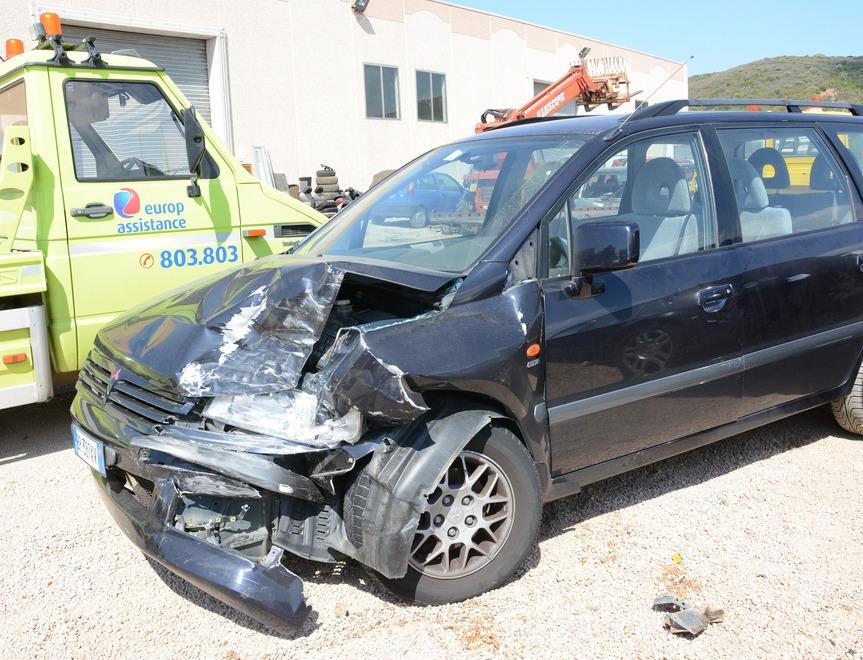 Tamponamento alle porte di Olbia, Zola resta illeso 