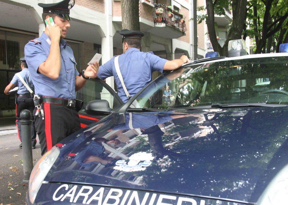 Aggredita dai baby bulli con lo spray, 48enne finisce all'ospedale