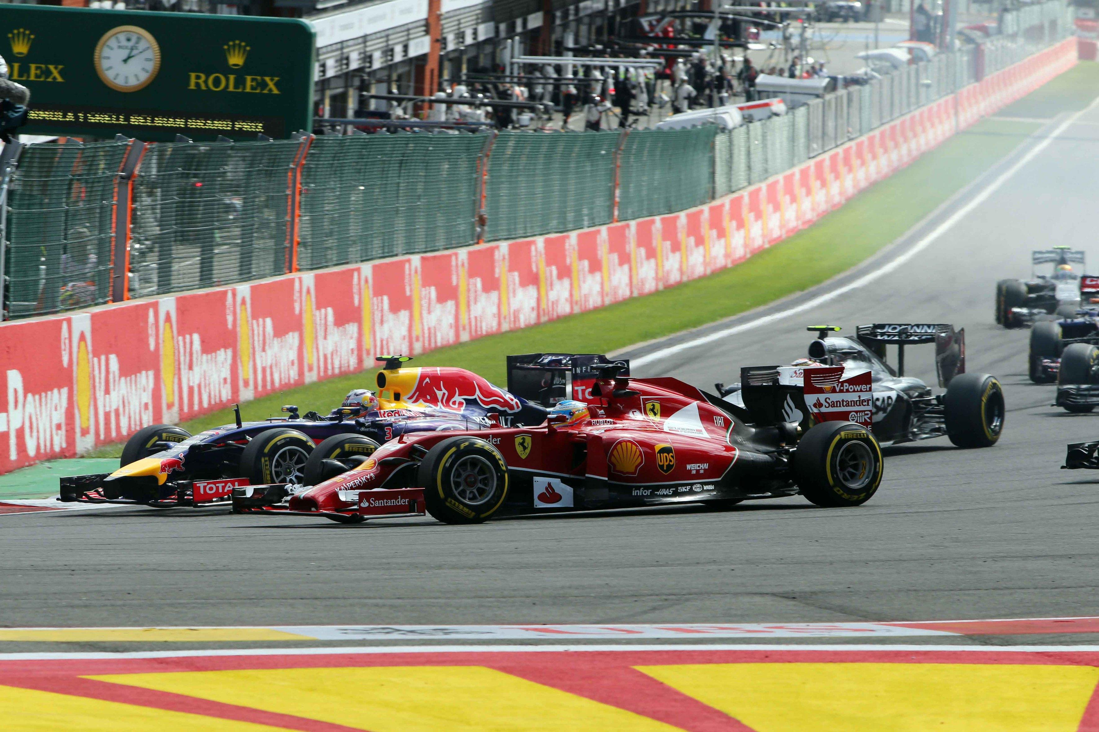 La bagarre tra Ricciardo e Alonso