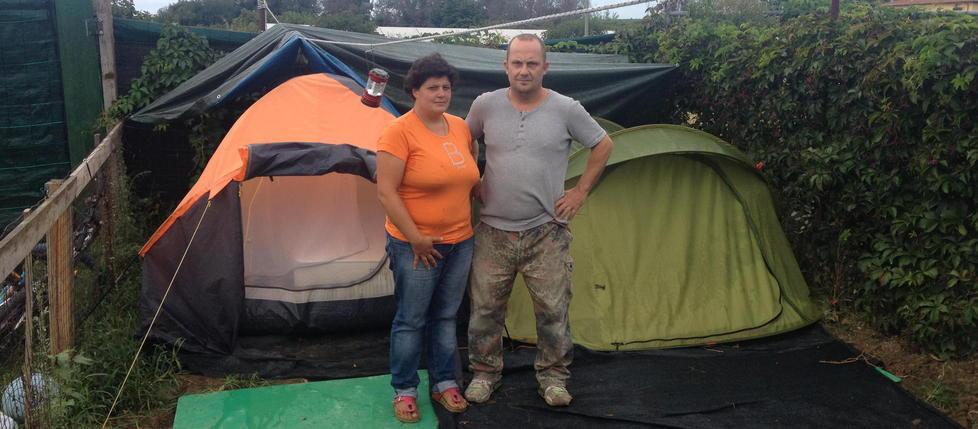 In tenda con tre figli per due mesi: «Ma presto riavremo una casa» 
