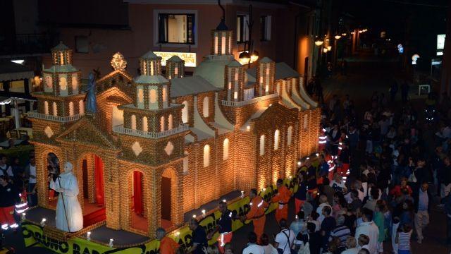 Una cattedrale con 100mila bignè