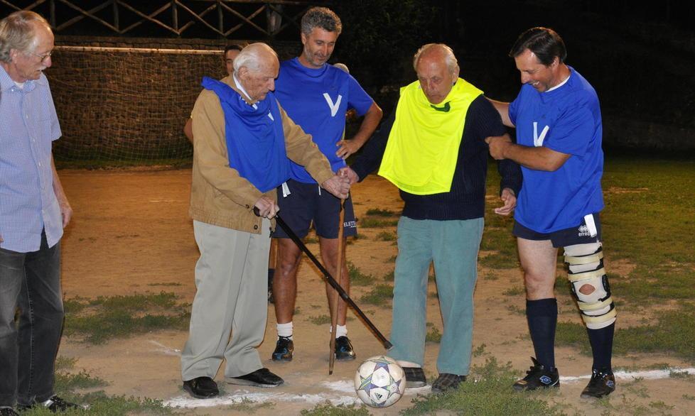 Il calcio d’inizio lo danno due centenari
