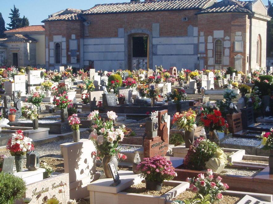 Cimiteri, assegnate custodia e manutenzione 