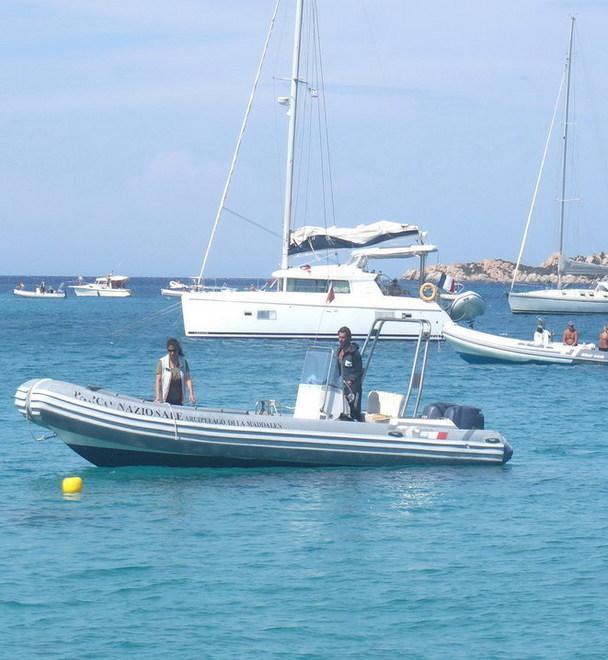 Boe di fine stagione per evitare l’assalto di Cala Garibaldi 