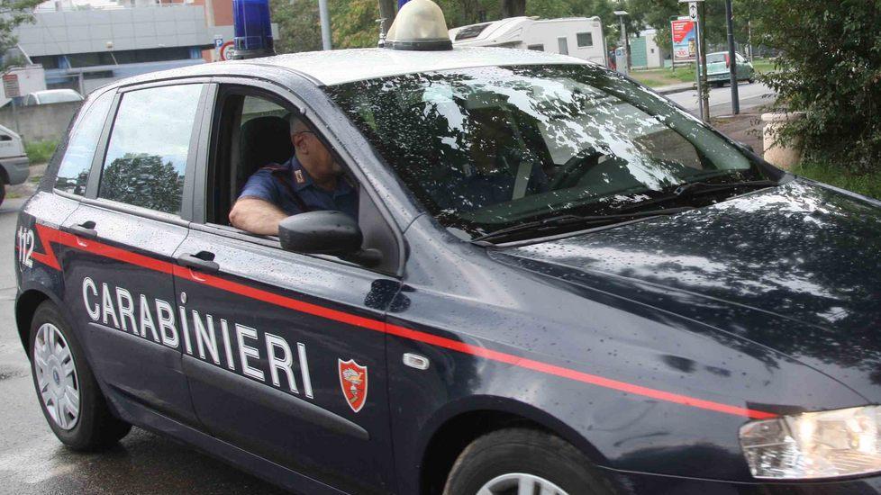 Perde il bancomat, gli svuotano il conto