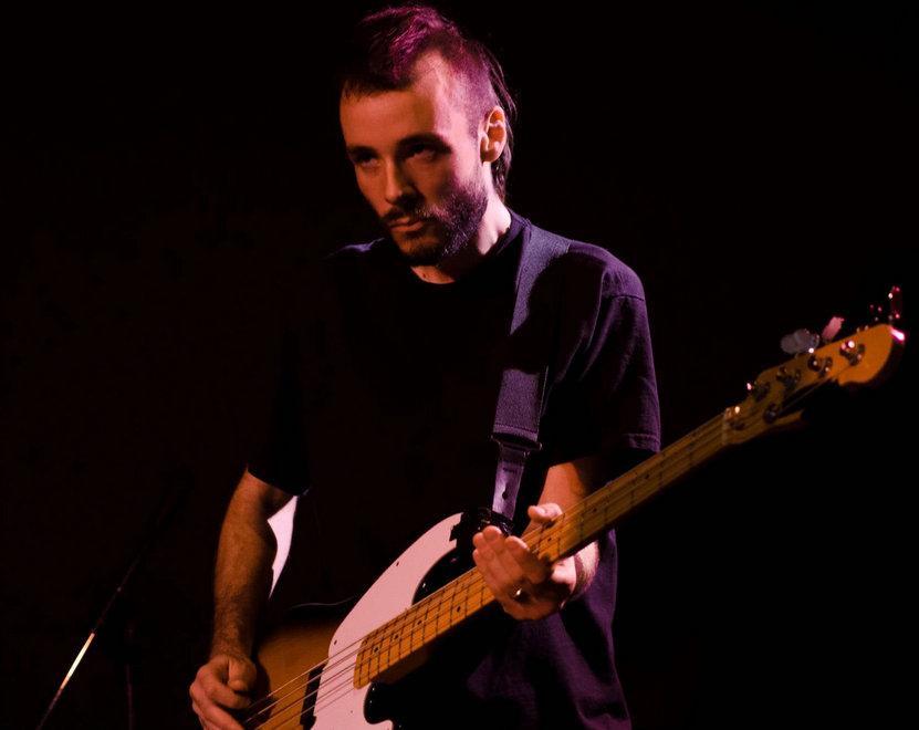 Al Tondo del Mercatale il cantautore punk Mangiacassette 