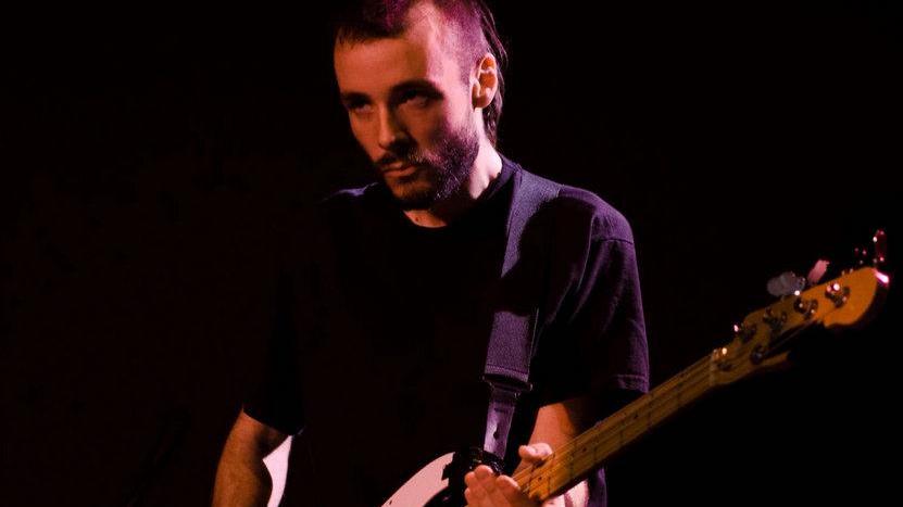 Al Tondo del Mercatale il cantautore punk Mangiacassette