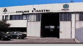 In fuga dopo un tentato furto, cade dal tetto: grave quarantenne