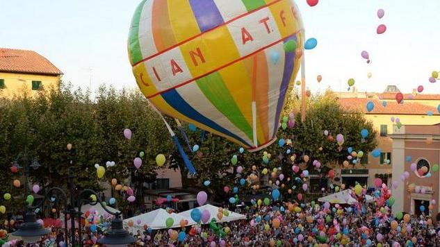 Quella mongolfiera porta in volo i desideri dei bimbi
