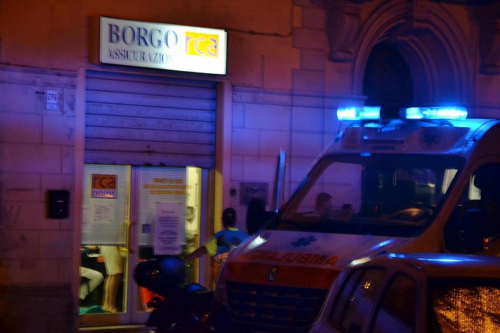 Muore a 65 anni in ufficio, lo trova la moglie 