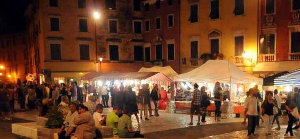 Notte bianca record: la città fa il pieno 