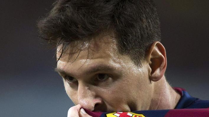 Van Gaal soffre, Messi una macchina