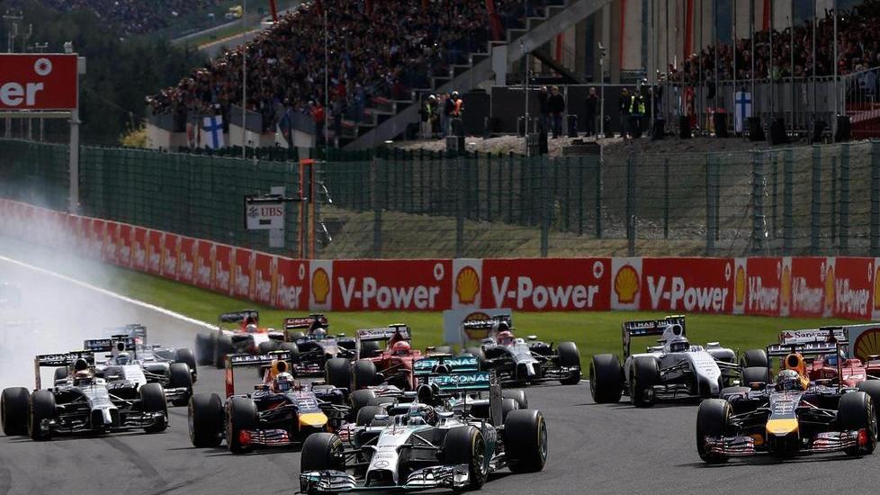 Tra i due litiganti Ricciardo gode