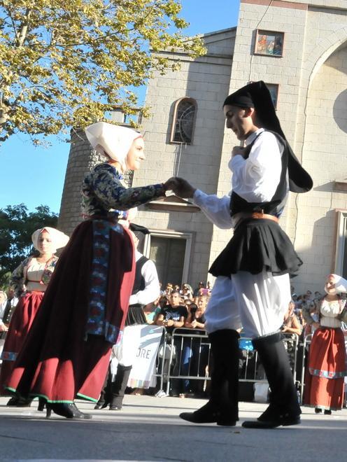 Il trionfo della bellezza in costume sardo 