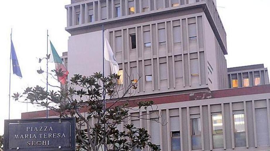 La ritirata dello Stato: i risparmi hanno un costo