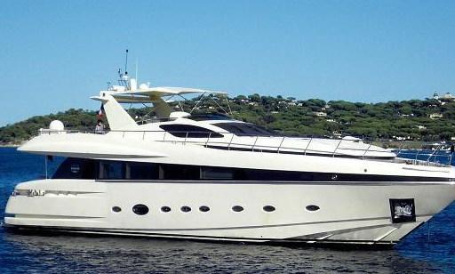 La finanza sequestra uno yacht