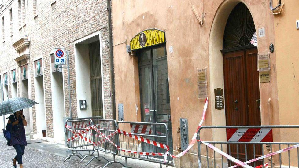 Le transenne anche in via Cairoli