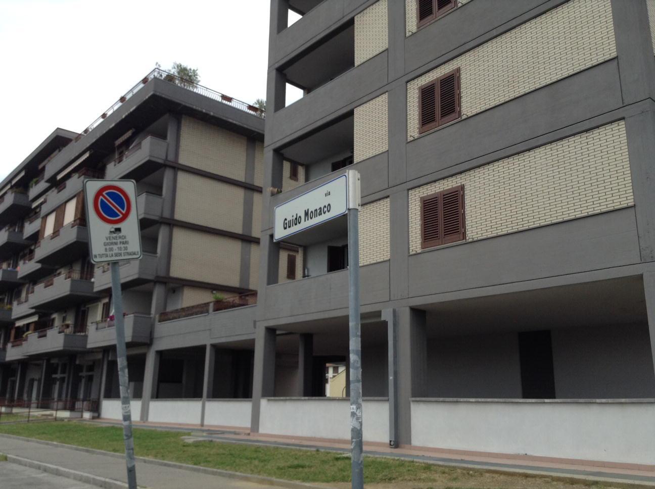 Va a rubare e trova in un garage quasi 600 borse contraffatte 
