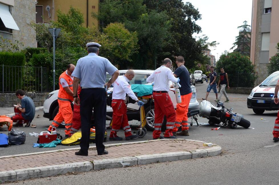 Scontro in via Fattori, grave gioielliere di 37 anni