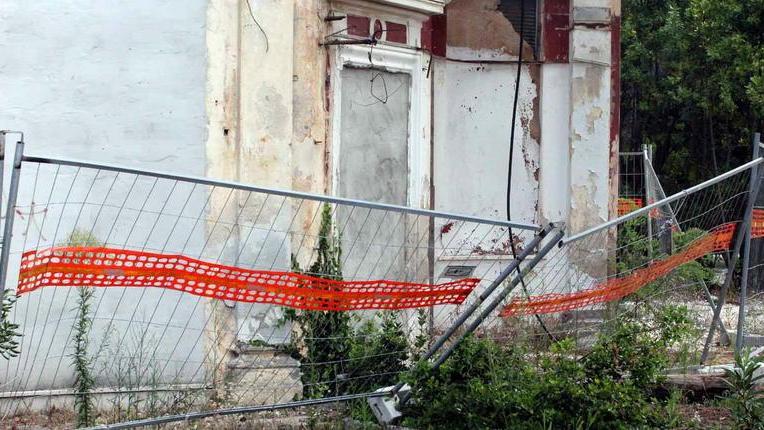 Altro che “Premio”, alla Rotonda è tornato a vincere il degrado
