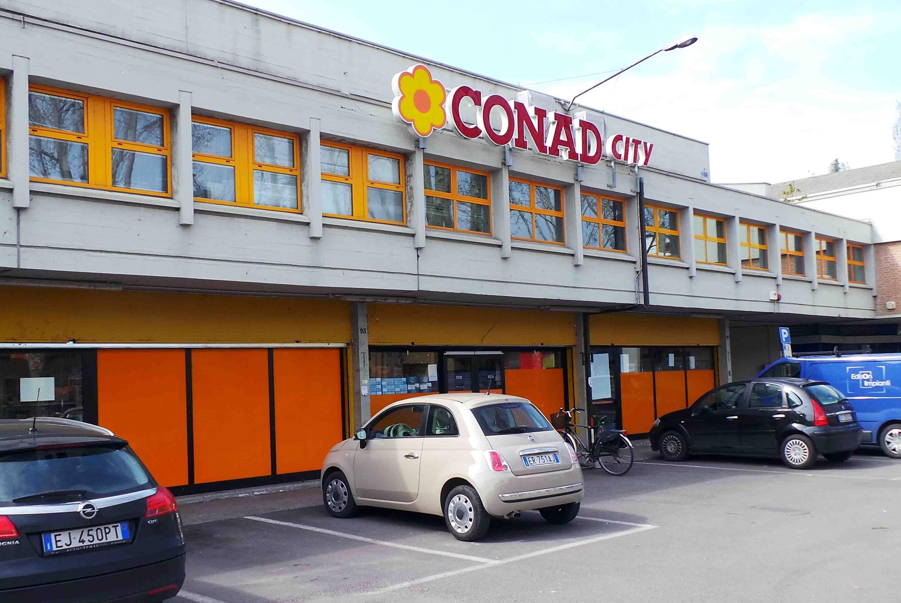 Il supermercato Conad di via Foro Boario