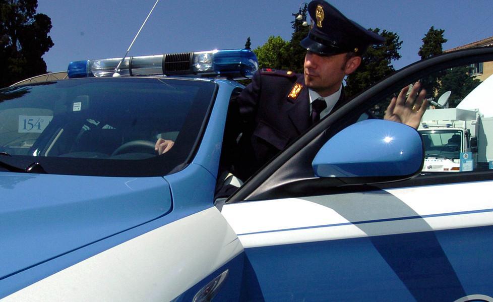 Auto rotte e pochi agenti La dura estate della polizia 