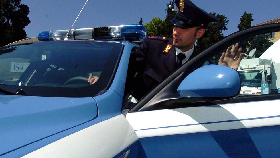 Auto rotte e pochi agenti La dura estate della polizia