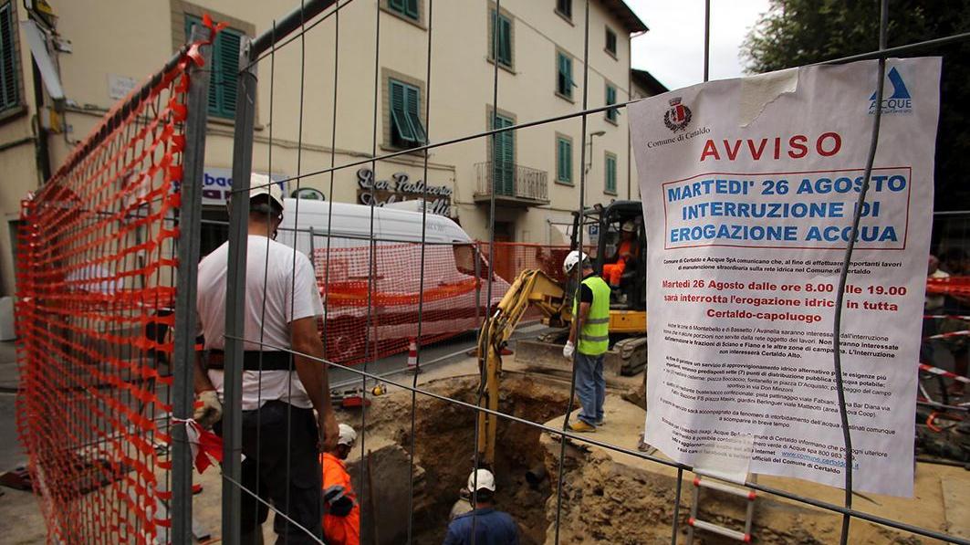 Acqua, danneggiata una tubazione: disagi in viale Adua