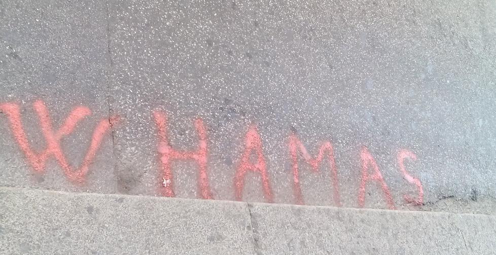 “W Hamas” compare anche in via Grande Kutufà: «Sono scritte intollerabili»