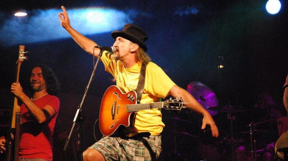 La musica della Bandabardò per chiudere il Ferragosto