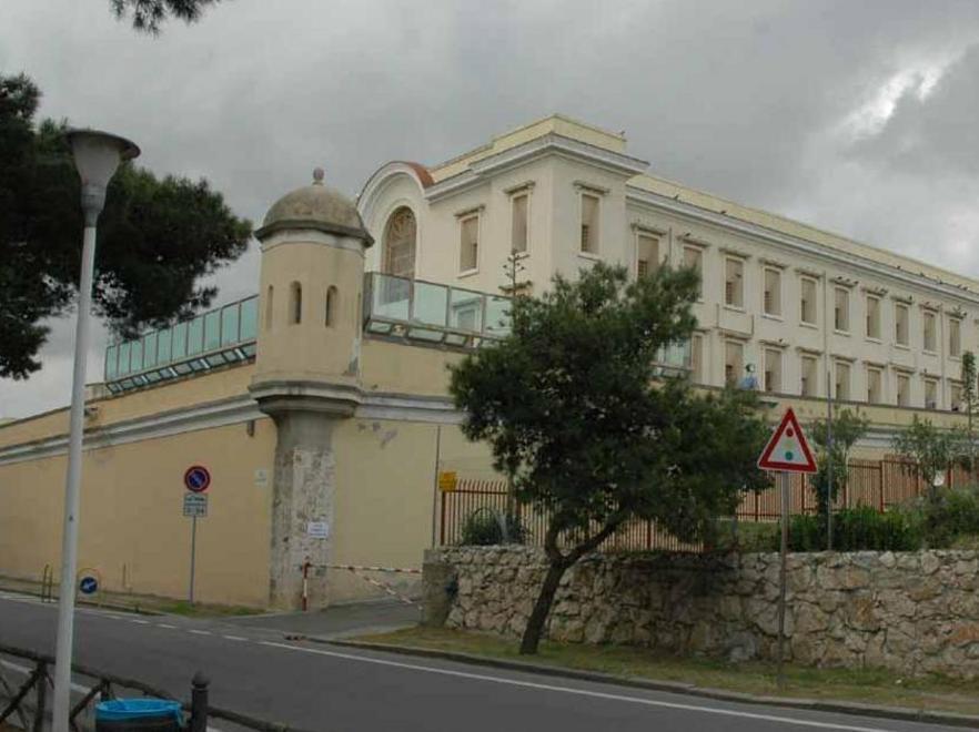 Detenuto provoca un incidente 