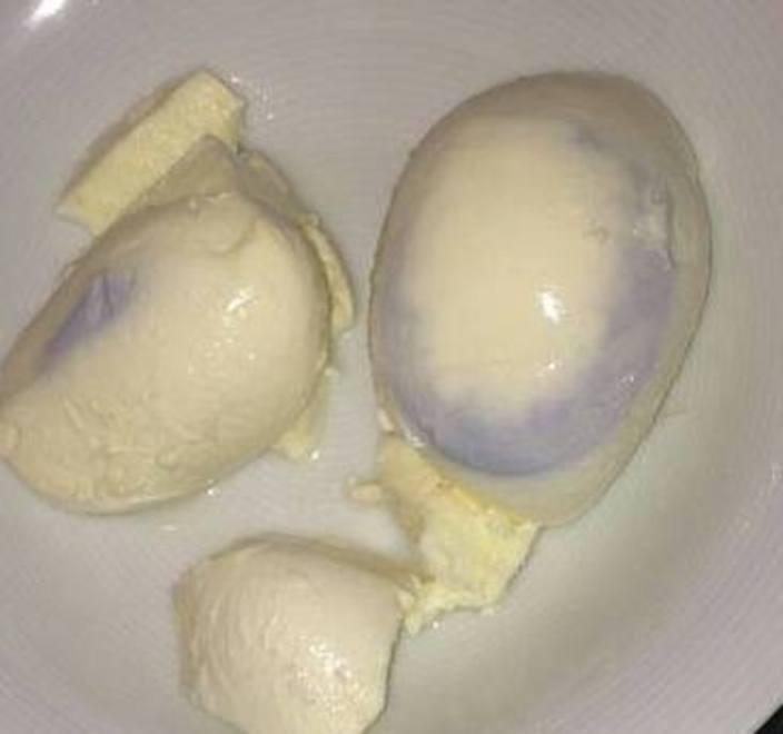 Mozzarelle blu, sospesa la vendita del prodotto sospetto