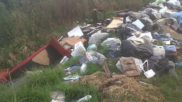 Serravalle, una discarica abusiva