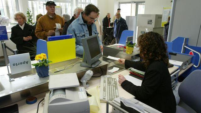 Assaltate da due banditi armati le poste di via Bettazzi a Galciana