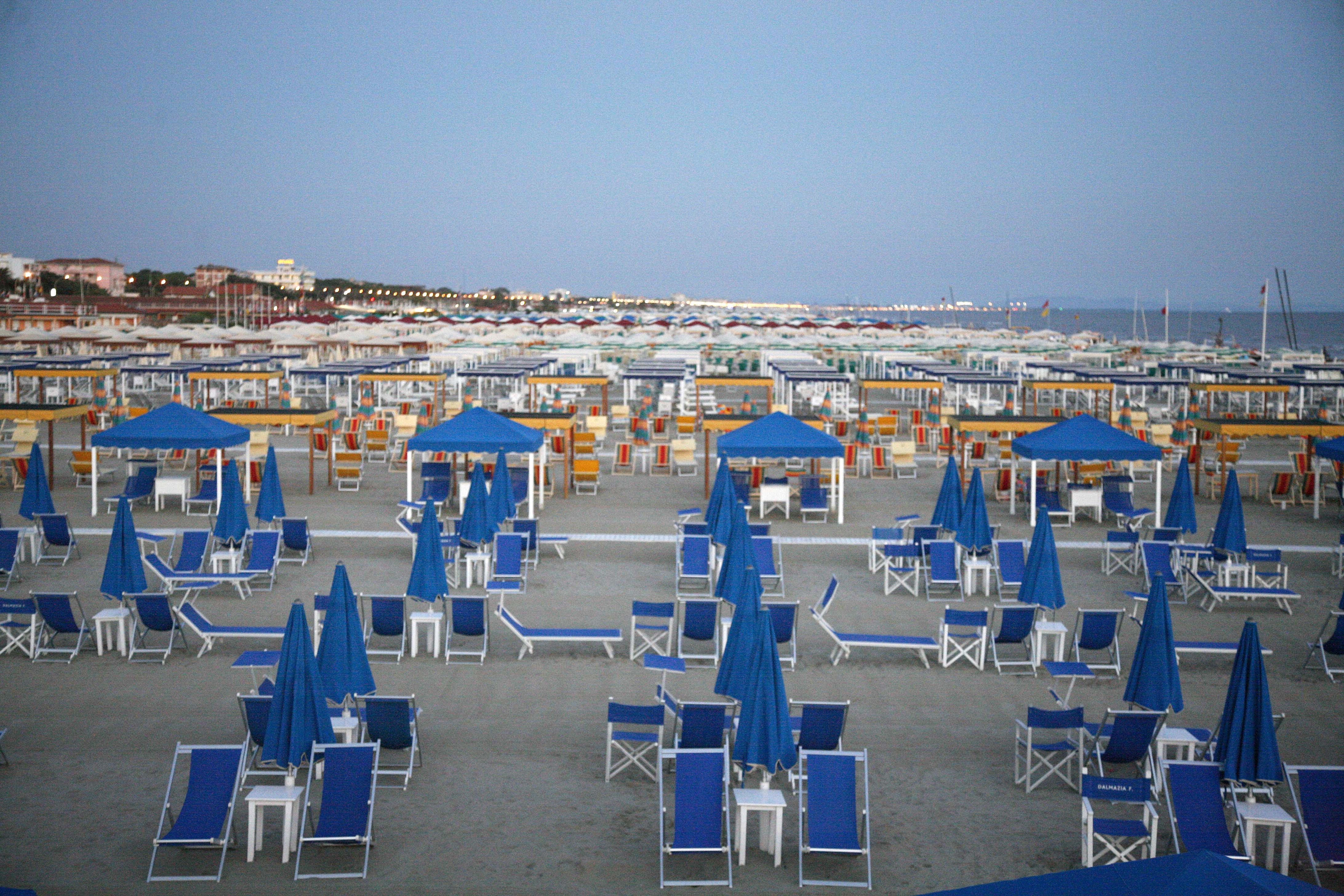 Giallo in spiaggia: trovato un biglietto che annuncia un suicidio