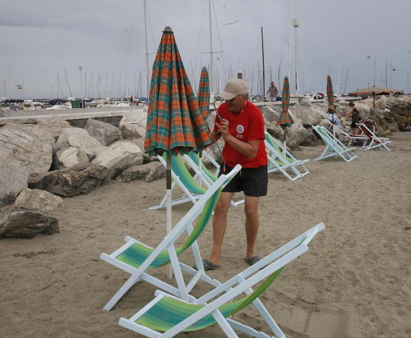 La spiaggia libera del molo nel mirino della Capitaneria 