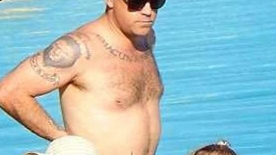 Relax al mare per il re del pop Robbie Williams