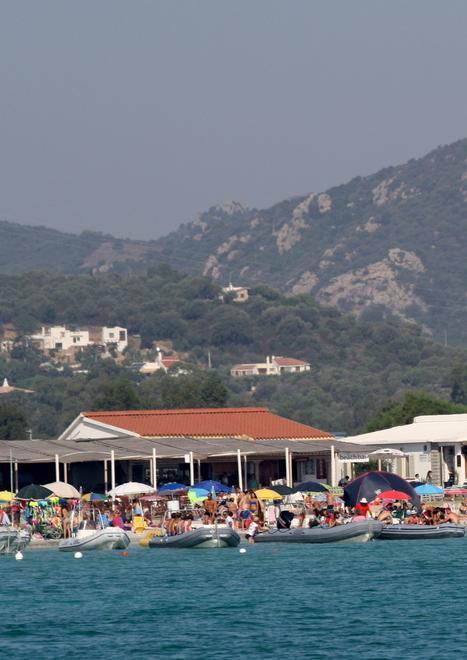 Musica a tutto volume al porto, protestano i turisti