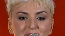 Nuovo look, stesso talento: Arisa stasera canta all’arena
