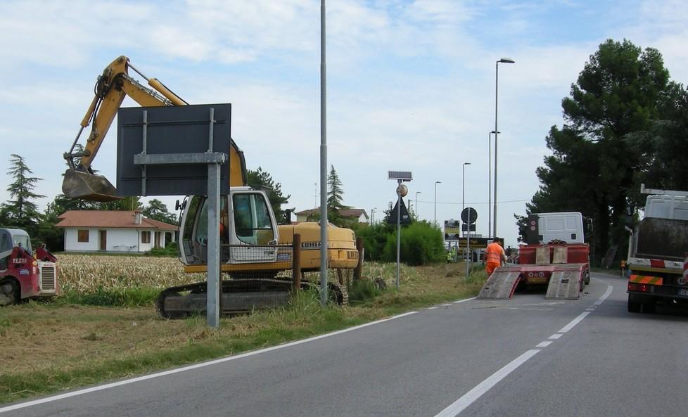 Iniziati ieri i lavori per la rotonda 