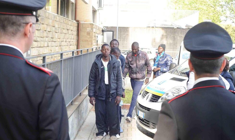 Pistoia, emergenza profughi: sindacati di polizia all’attacco del prefetto 