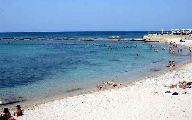 Classico bagno allo Scoglio Lungo in una città ricchissima di storia 