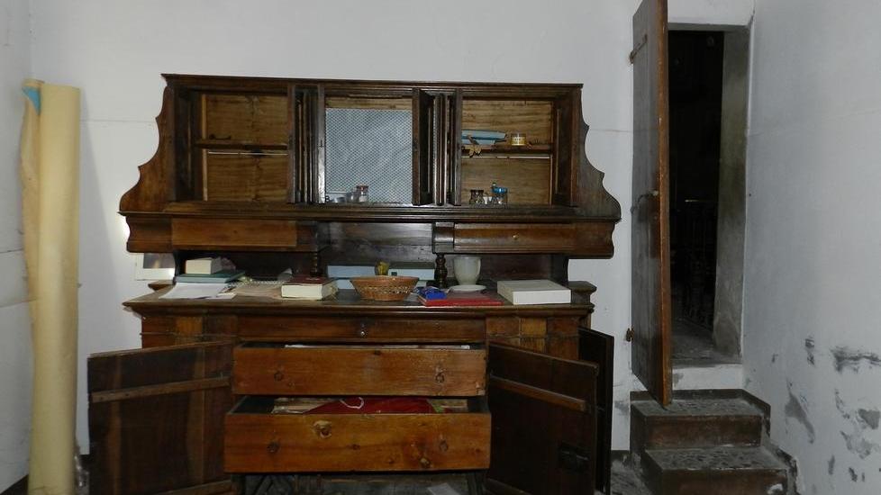 Gli arredi sacri non possono diventare mobili da bar
