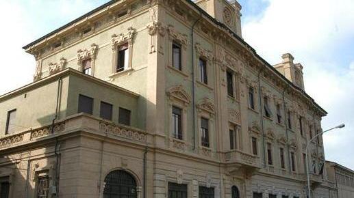 Svaligia le macchinette del Pertini, denunciato