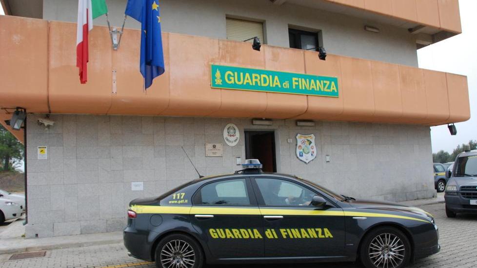 La Guardia di Finanza sequestra beni per 700mila euro a un pregiudicato 
