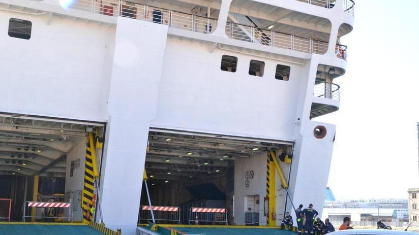 Caos GoinSardinia, la nave riparte da Olbia