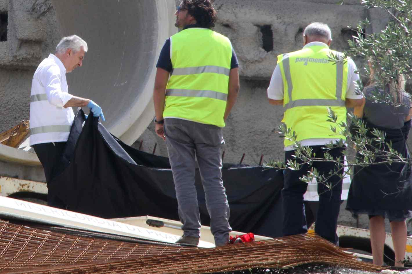 Accertamenti sulla manovra risultata fatale all'operaio folgorato 