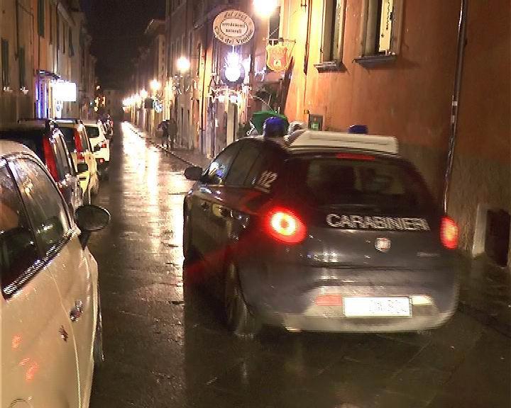 Accoltellamenti a Massa: arrestato il presunto complice del duplice omicidio di Natale 